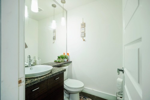 100-6299 144 Street, Surrey, BC 