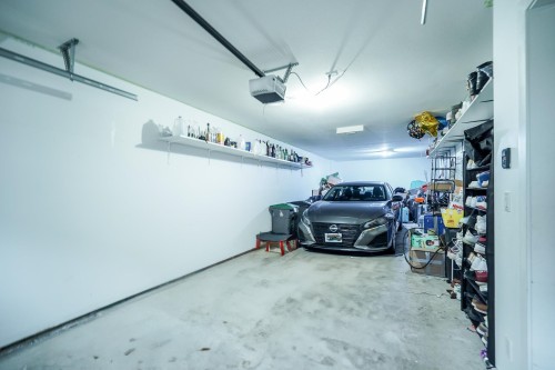 100-6299 144 Street, Surrey, BC 