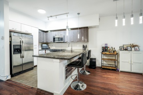 100-6299 144 Street, Surrey, BC 