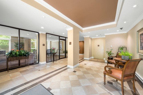 301-15445 Vine Avenue, Surrey, BC 