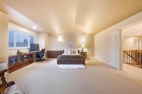 15777 109A Avenue, Surrey, BC 