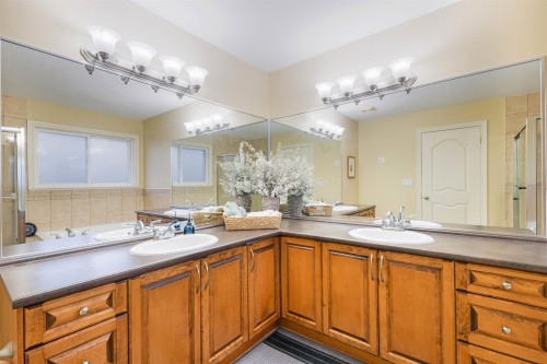 15777 109A Avenue, Surrey, BC 