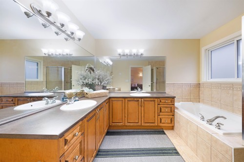 15777 109A Avenue, Surrey, BC 