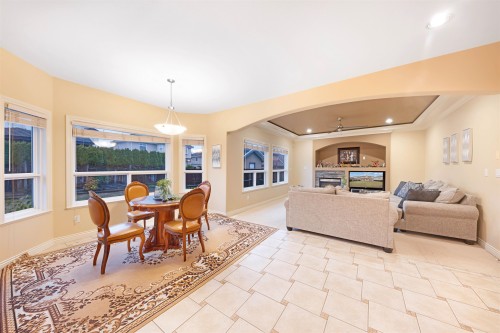 15777 109A Avenue, Surrey, BC 