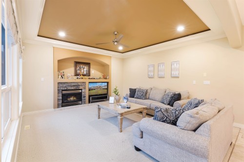 15777 109A Avenue, Surrey, BC 