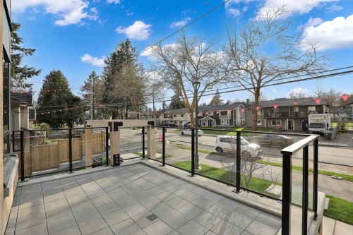 Th4-9456 134 Street, Surrey, BC 