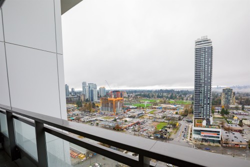 2206-13675 107A Avenue, Surrey, BC 