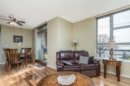 204-15777 Marine Drive, Surrey, BC 