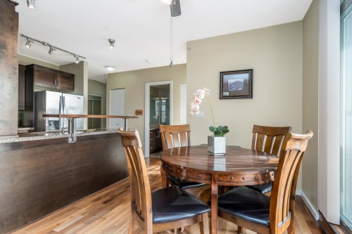 204-15777 Marine Drive, Surrey, BC 