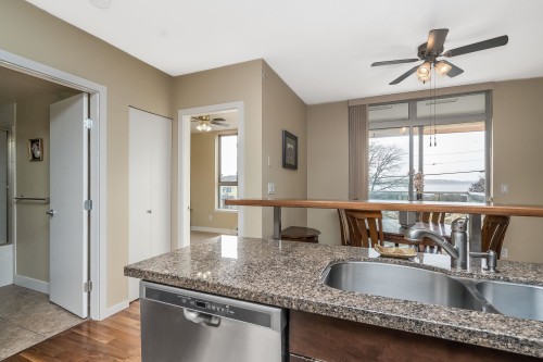 204-15777 Marine Drive, Surrey, BC 