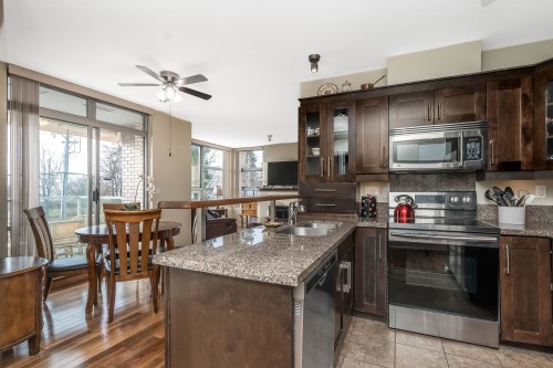 204-15777 Marine Drive, Surrey, BC 