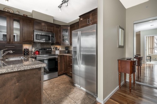 204-15777 Marine Drive, Surrey, BC 