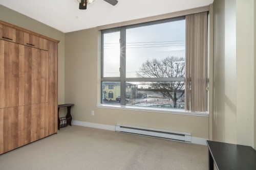 204-15777 Marine Drive, Surrey, BC 