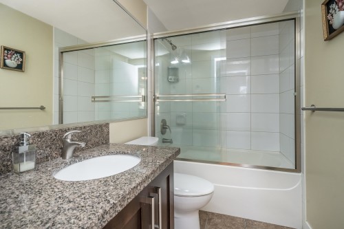 204-15777 Marine Drive, Surrey, BC 