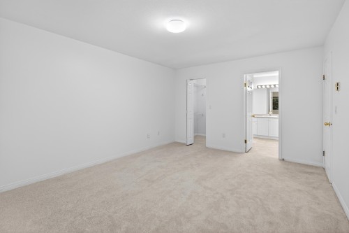 303-9865 140 Street, Surrey, BC 