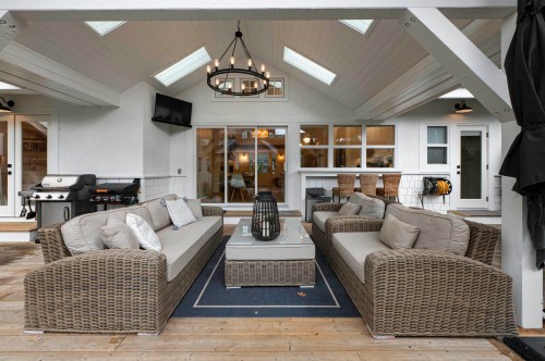 2831 Gordon Avenue, Surrey, BC 