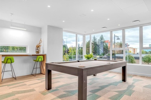 1607-13615 Fraser Highway, Surrey, BC 