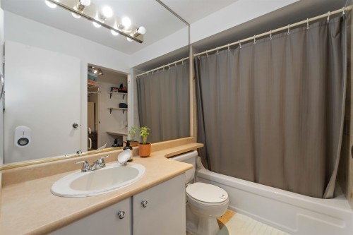 236-7447 140 Street, Surrey, BC 