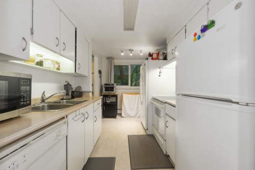 236-7447 140 Street, Surrey, BC 