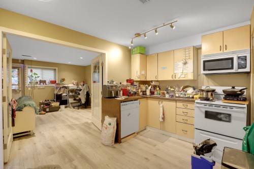 16515 60 Avenue, Surrey, BC 