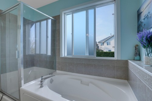 16515 60 Avenue, Surrey, BC 