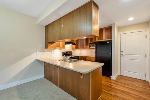 304-15392 16A Avenue, Surrey, BC 