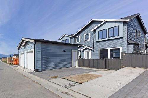 7637 197 Street, Langley, BC 