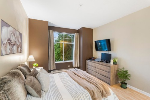 311-5677 208 Street, Langley, BC 