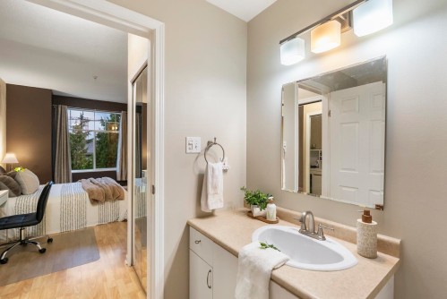 311-5677 208 Street, Langley, BC 