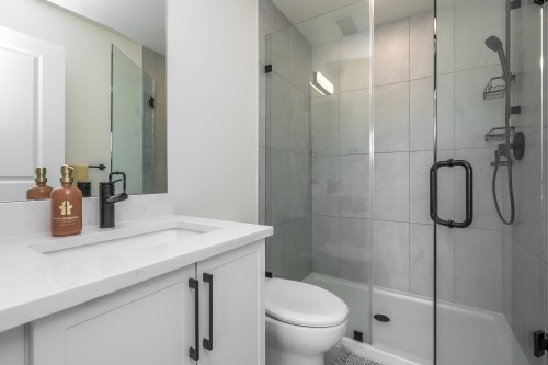 316-19935 75A Avenue, Langley, BC 