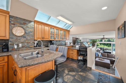 1246 Oxford Street, White Rock, BC 