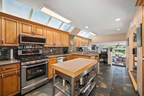 1246 Oxford Street, White Rock, BC 