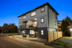 1-33586 Huggins Avenue  Abbotsford, BC V2S 3R4