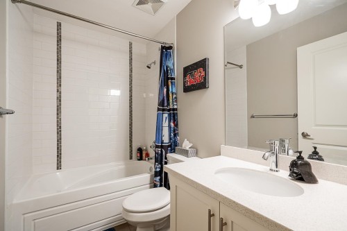 25-19560 68 Avenue, Surrey, BC 