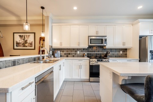 25-19560 68 Avenue, Surrey, BC 