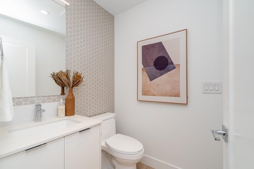 108-5330 198 Street, Langley, BC 