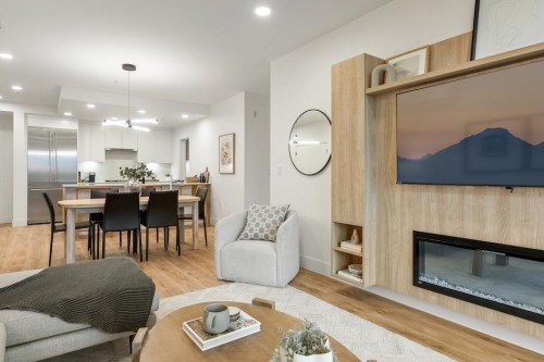 301-33160 Plaxton Crescent, Abbotsford, BC 