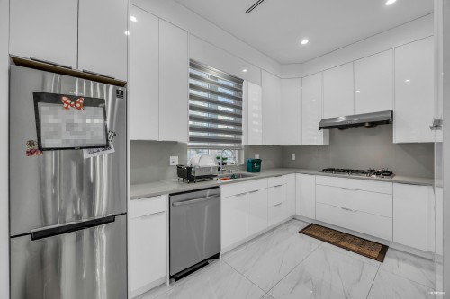 14138 75A Avenue, Surrey, BC 