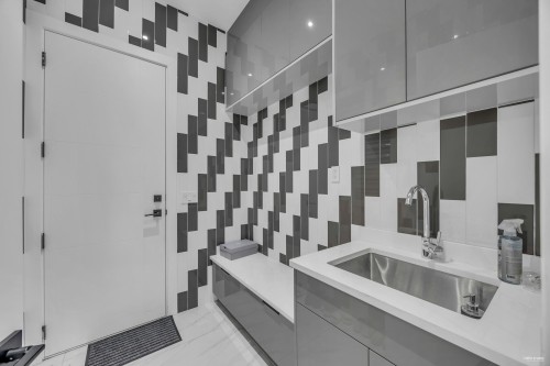 14138 75A Avenue, Surrey, BC 