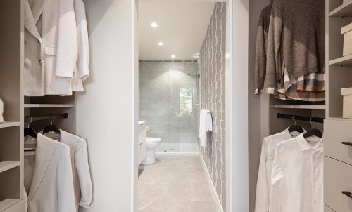 405-2388 152A Street, Surrey, BC 