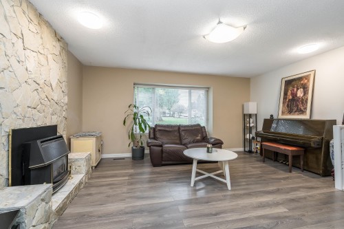 13288 64A Avenue, Surrey, BC 