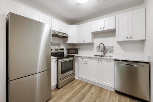 311-9952 149 Street, Surrey, BC 