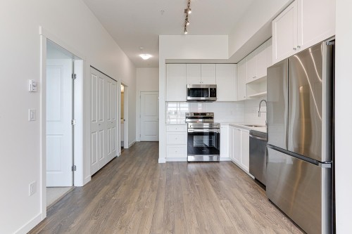 610-15858 Fraser Highway, Surrey, BC 