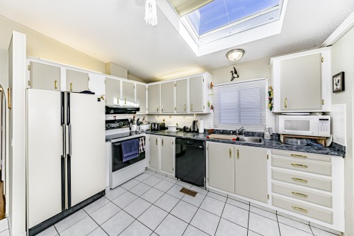 14-13507 81 Avenue, Surrey, BC 