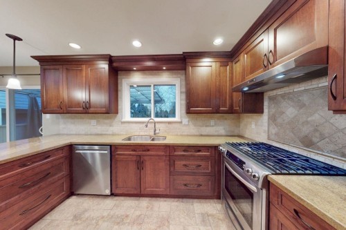 1550 Kent Street, White Rock, BC 