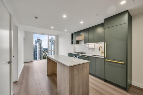 2801-13573 98 Avenue, Surrey, BC 