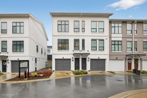 71-2774 Montrose Avenue  Abbotsford, BC V2S 0N4