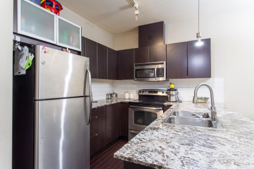 409-9655 King George Boulevard, Surrey, BC 