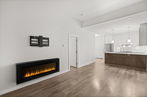 513-20829 77A Avenue, Langley, BC 