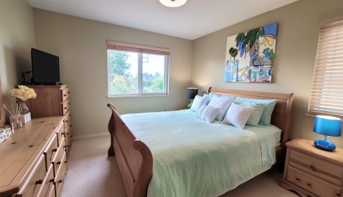 15974 Buena Vista Avenue, White Rock, BC 